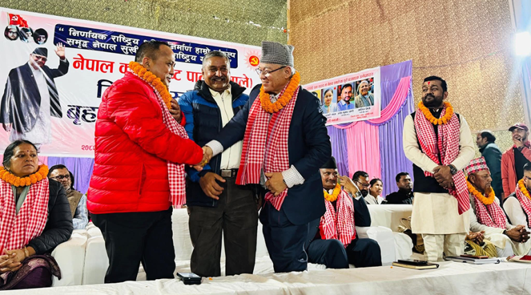 पर्सामा जसपा नेपालका दुई नगरप्रमुख एमालेमा प्रवेश