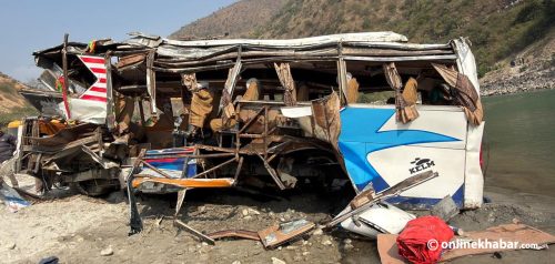 रामेछाप बस दुर्घटना : मृतकको संख्या ९ पुग्यो, गोताखोरको टोलीद्वारा खोजी जारी