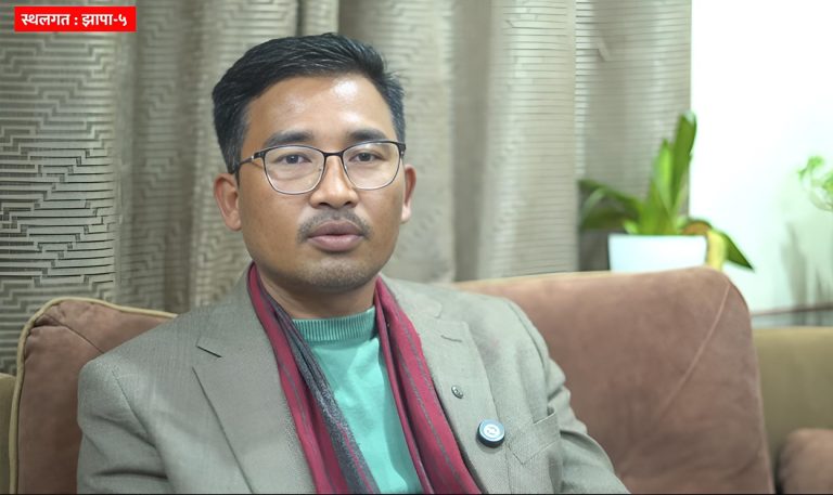 ओली र बालेनसँग भिड्न नेकपाले पठाएका उम्मेदवार