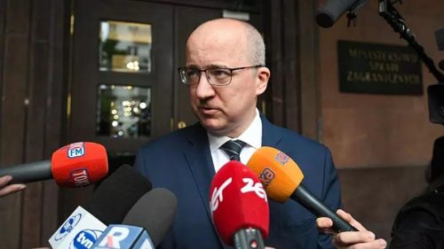 पोल्याण्डद्वारा युक्रेनलाई ४.७ अर्ब डलर बराबरको सैन्य सहयोग, शरणार्थी फिर्ता गर्ने विषयमा मौनता