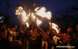 काठमाडौंमा अनेरास्ववियुले जलायो बालेनको पुत्ला (तस्वीरहरू)