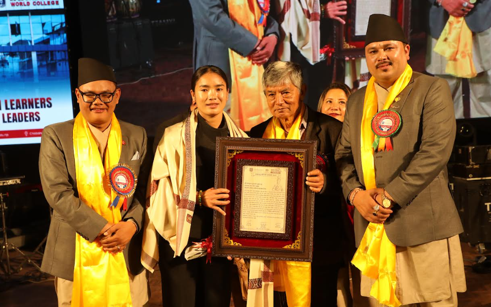 एन्जिलालाई मनास्लु वर्ल्ड कलेजको सम्मान