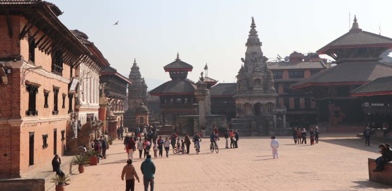 भक्तपुर- १ : मतदाता भन्छन्- सधैँ जनतामाझ रहने उम्मेदवारलाई मात्र मत दिन्छौँ