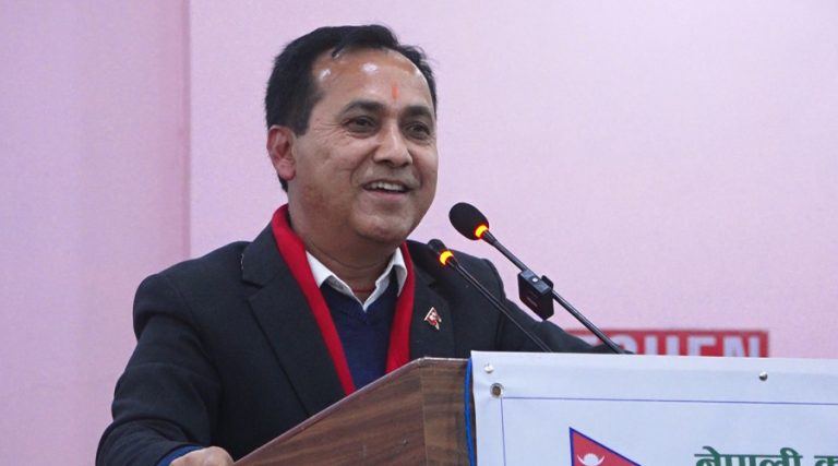 एमाले, माओवादी र रास्वपाप्रति विश्वप्रकाशको कटाक्ष