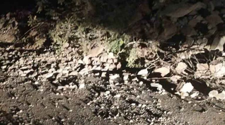 बीपी राजमार्गमा सुक्खा पहिरो, सडक अवरुद्ध