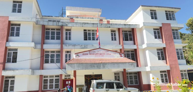 बुढीगंगा नगरपालिकाका ७ कर्मचारी निलम्बित, सेवा ठप्प