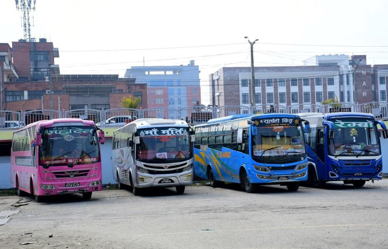 जथाभावी पार्किङ गर्ने बस चालक कारबाहीमा