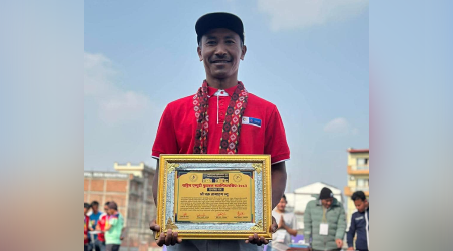एम्प्युटी फुटबल विकासमा योगदान पुर्‍याएका प्रशिक्षक चक्र तामाङ सम्मानित