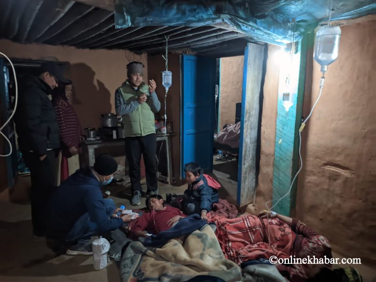 खोटाङमा बिहे भोज खाएका बेहुला-बेहुलीसहित १०० जना बढी बिरामी