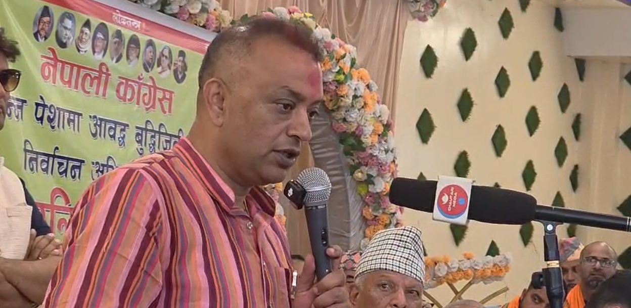 बालेनलाई गगनको कटाक्ष- रुखमा झुन्ड्याएर सडक छिटो बन्दैन, कांग्रेससँग स्पष्ट योजना छ