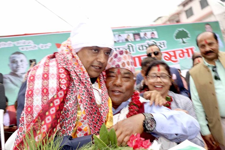 कार्यकर्तालाई गगनको निर्देशन- फेसबुक होइन, गोडा चलाऔँ