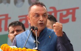 सामाजिक सञ्जालमा अड्केर नबस्नुस्, चुनाव प्रचारका लागि घर–घर जानुस् : गगन थापा