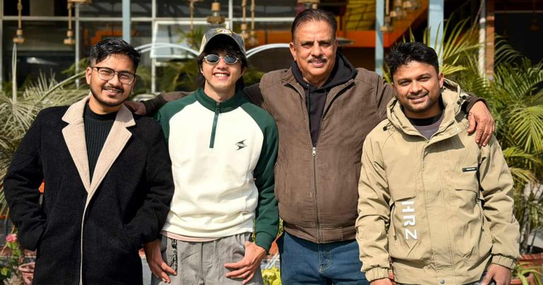 ‘हरिबहादुरको जुत्ता’ टिमले नयाँ चलचित्र ‘श्रीनिवास’ बनाउने, मुख्य भूमिकामा हरिवंश र अभिषेक