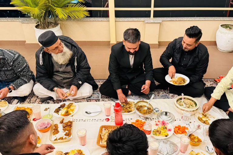 रमजानको इफ्तार गर्न असिम शाहको घर पुगे बालेन