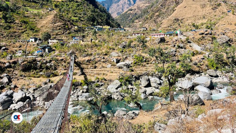 नदी तर्दा ज्यान गुमाउँछन् जाजरकोटवासी, तर बन्दैन पुल