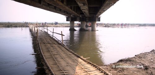 ओली-बालेनलाई कन्काईको बाँसेपुल तर्न लाग्नेछ सय रुपैयाँ