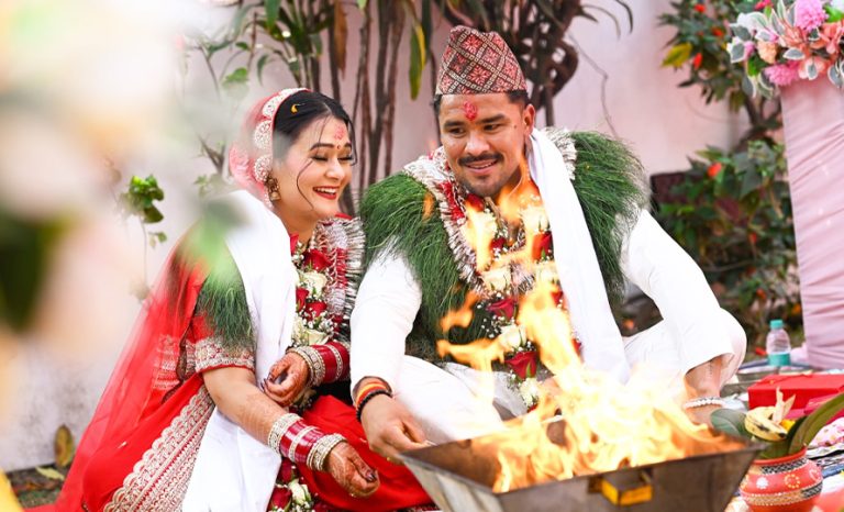 विवाह बन्धनमा बाँधिए क्रिकेटर करण