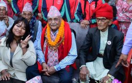 झापाका मतदातामाझ ओलीले भने- एमाले सिध्याउन आगो लगाए