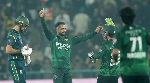 नवाजको ५ विकेटमा अस्ट्रेलियासँगको शृंखला पाकिस्तानले गर्‍यो ‘क्लिन-स्वीप’
