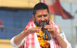 ‘पैसा दिन्छन् भने लिँदा हुन्छ, गलत मान्छेलाई भोट दिँदा चाहिँ पाप लाग्छ’