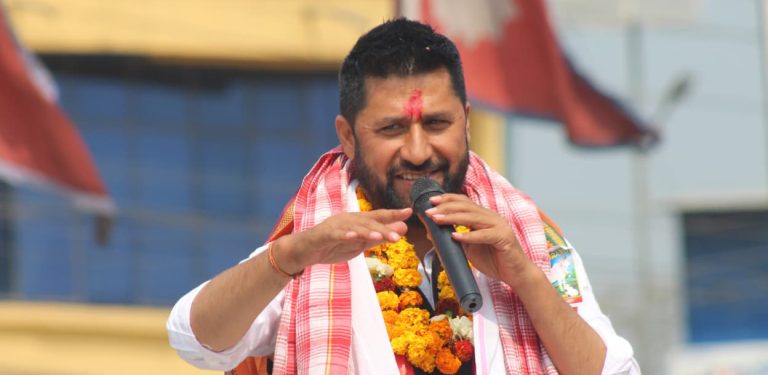 ‘पैसा दिन्छन् भने लिँदा हुन्छ, गलत मान्छेलाई भोट दिँदा चाहिँ पाप लाग्छ’