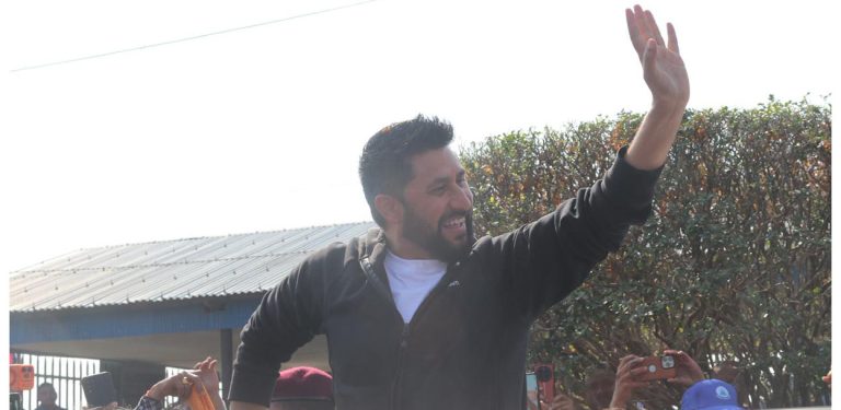 चितवन पुगे रवि लामिछाने