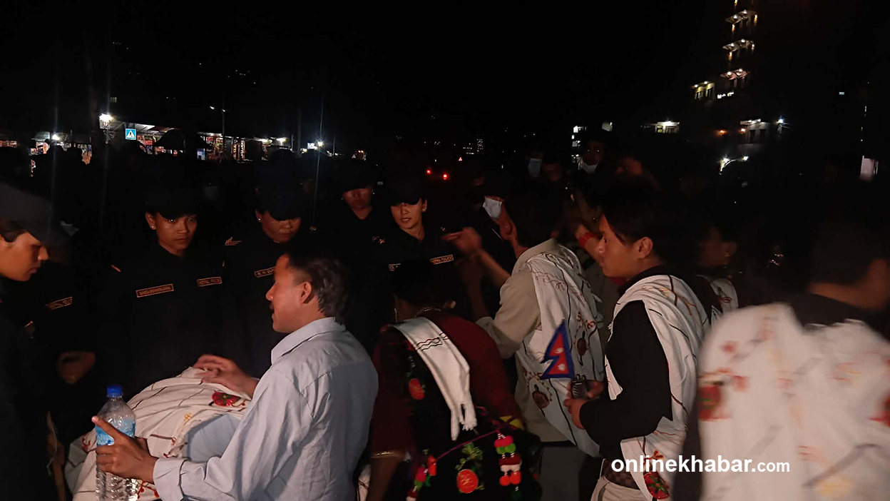 रविलाई दमौलीमा उज्यालो पार्टीका समर्थकले देखाए कालो झण्डा, ७ जना पक्राउ