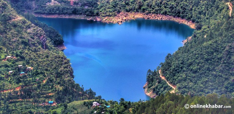 वर्षको तीन पटक रङ फेर्ने कुपिण्डे ताल (फोटो फिचर)