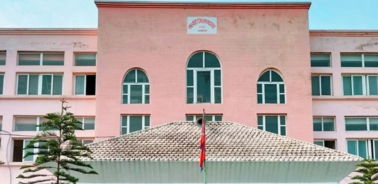 सब-इन्जिनियर हत्या घटना : कर्मचारीको सुरक्षा माग्दै सर्लाही अदालतको सेवा अवरुद्ध