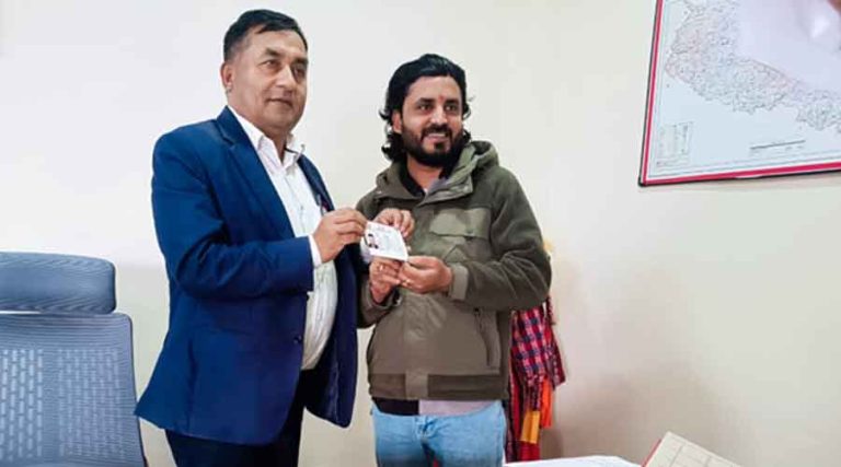 सर्लाहीमा आमाको नामबाट पहिलोपटक नागरिकता