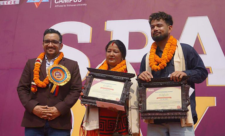 लोकेश र शेरलाई एसपीए कलेजको नगदसहित सम्मान