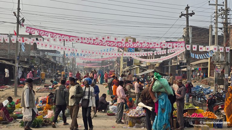 मधेशमा रोकिएन आचारसंहिता उल्लंघन, झन्डाले झिलिमिली सार्वजनिक स्थल