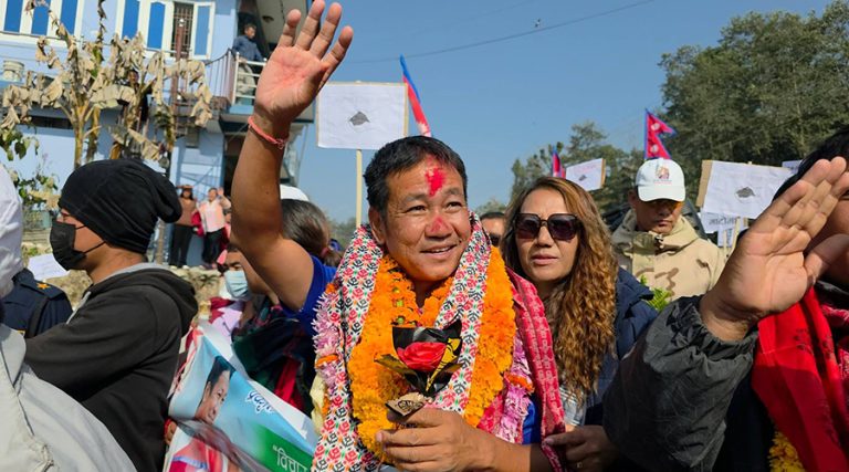 सुनसरी-१ मा मतान्तर बढाउँदै हर्क साम्पाङ