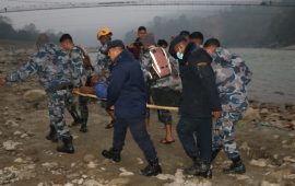 बसभित्र च्यापिएका घाइतेको पाँच घण्टापछि जीवितै उद्धार