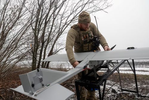 युक्रेनले गर्‍यो युद्धकै बीच सैन्य सामग्री निर्यातको निर्णय, अर्बौं डलर आम्दानी हुने अपेक्षा