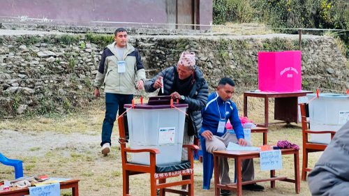 रुकुम पूर्वमा उत्साहजनक मतदान : सवा ९ बजेसम्म २१ प्रतिशत मत खस्यो