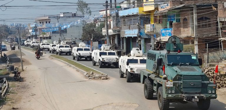 सर्लाहीमा बख्तरबन्द गाडीसहित नेपाली सेनाको गस्ती
