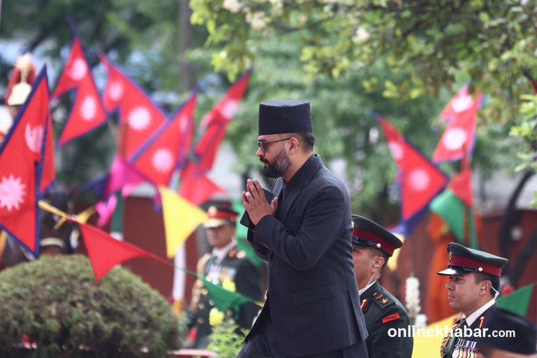 शपथ सकेर राष्ट्रपति कार्यालयबाट बाहिरिए प्रधानमन्त्री बालेन