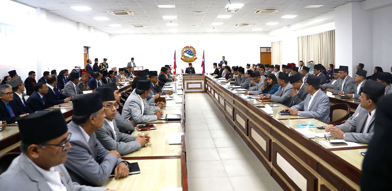 कर्मचारीलाई प्रधानमन्त्री बालेनको निर्देशन- सरकारको स्पिरिट समात्नू, ढिलासुस्ती चल्दैन