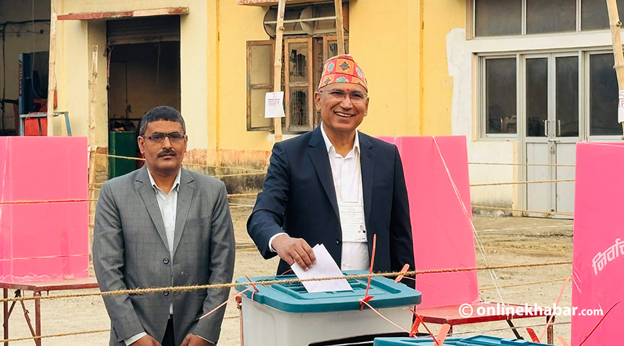 एमाले उपाध्यक्ष पौडेलले गरे बुटवलमा मतदान