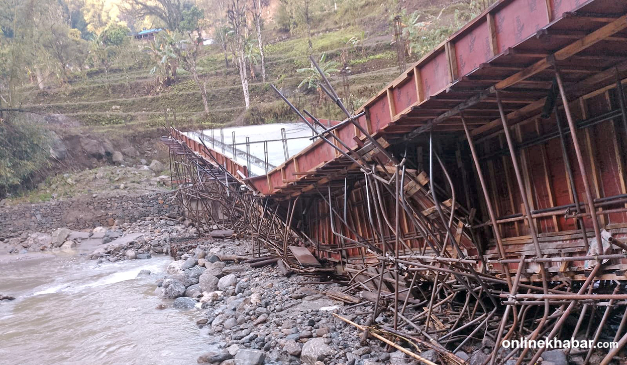 पाँचथर र ताप्लेजुङमा निर्माणाधीन २ पुल भाँचिए