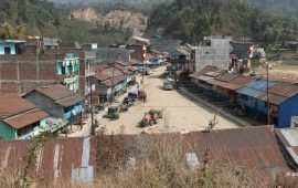 एउटै घर दुई जिल्लामा : तिरो तिर्न सास्ती