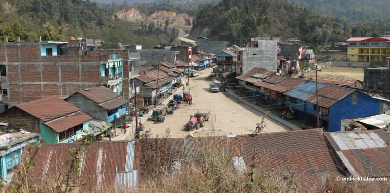 एउटै घर दुई जिल्लामा : तिरो तिर्न सास्ती