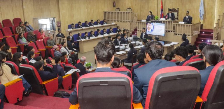 जब विद्यार्थी नै बने सभामुख र प्रधानमन्त्री