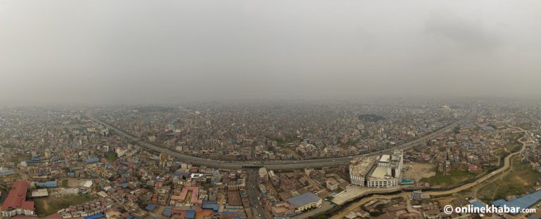 प्रदूषणले धुम्मियो काठमाडौं (तस्वीरहरू)