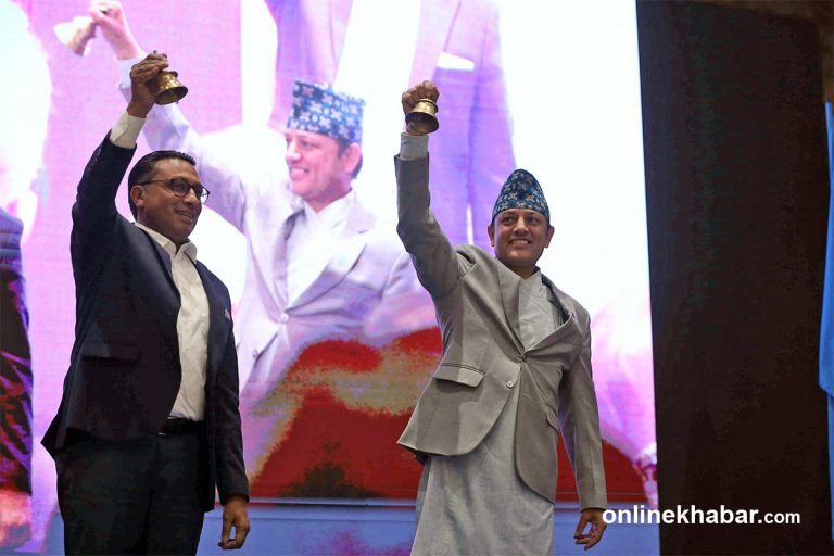 घण्टी बजाएर सुरु भयो रास्वपा सांसदको अभिमुखीकरण (तस्वीरहरु)