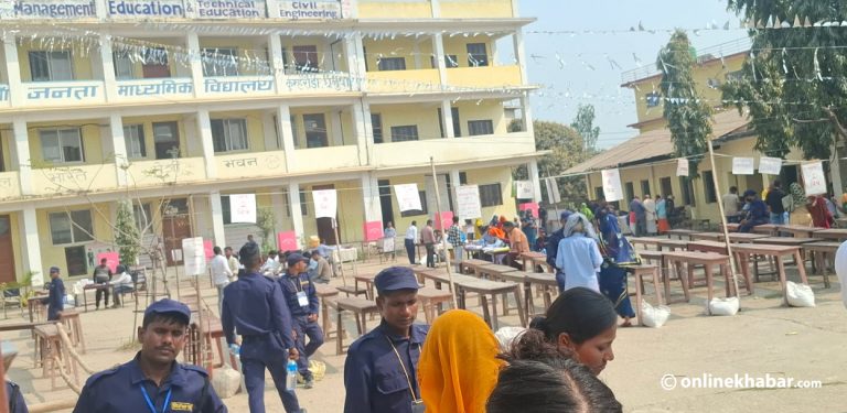 धनुषामा दिउँसो २ बजेसम्म ५० प्रतिशत मतदान