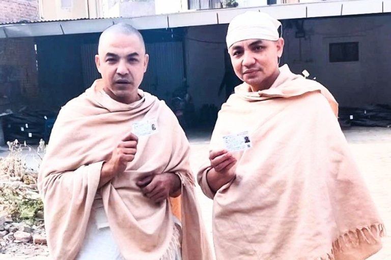 काठमाडौं-२ मा २ जना किरियापुत्रीले गरे मतदान