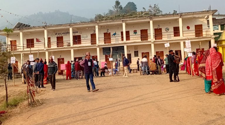 डोटीमा ३ बजेसम्म ३२ प्रतिशत मात्रै मत खस्यो