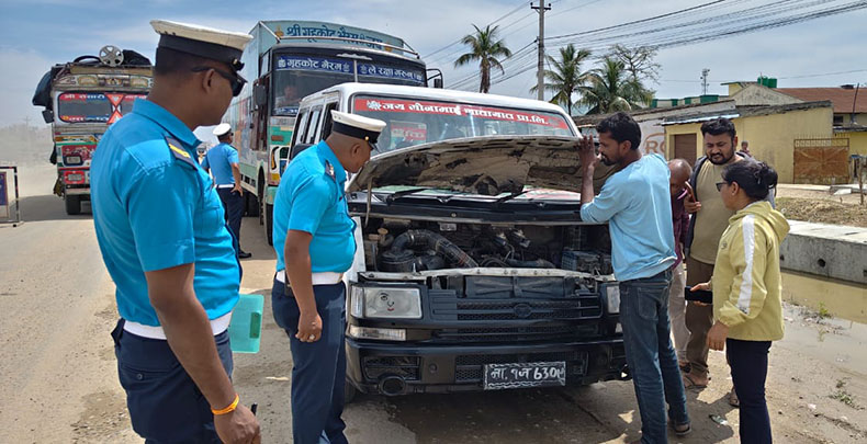 लहानमा सवारी साधनको प्राविधिक जाँच : ५६ वटामा समस्या, मर्मत गरेर मात्र चलाउन निर्देशन